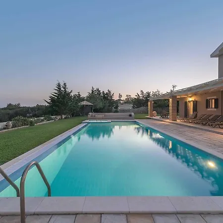 Vila Sleeps 6 Pool Air Con Wifi