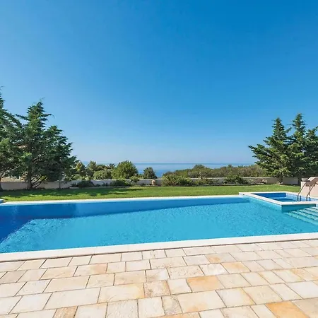 Sleeps 6 Pool Air Con Wifi Vila Menegata